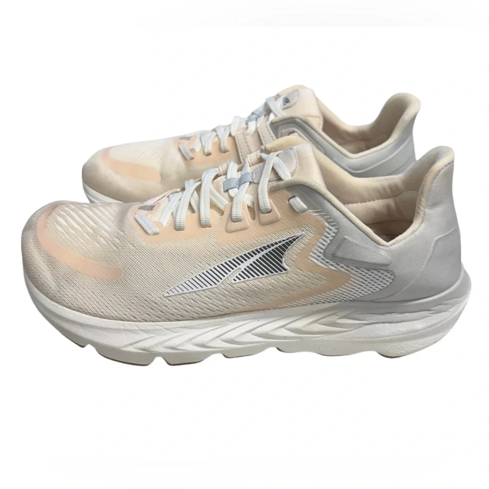 ALTRA Men’s Provision 6 Sand Color  Athletic Shoes Size 9